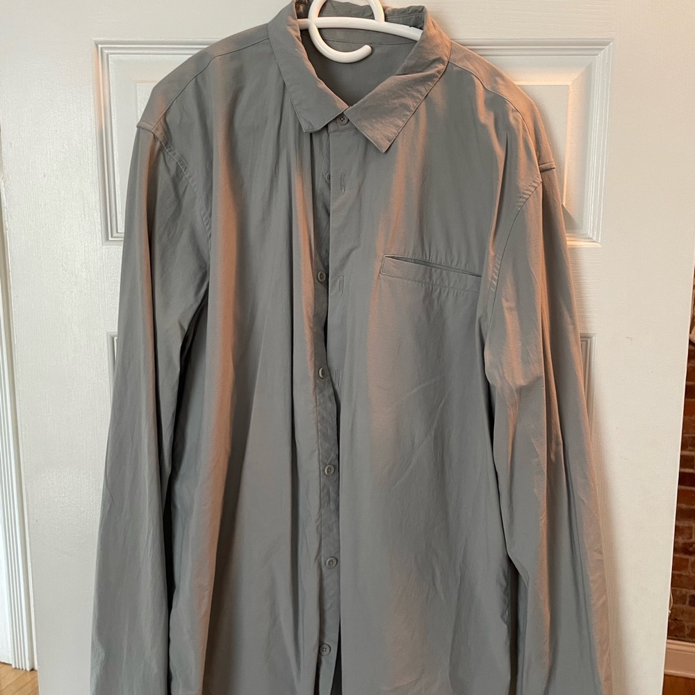 Lululemon long sleeve button up size XL